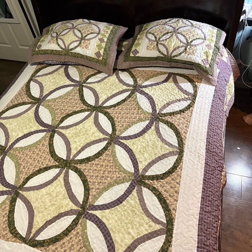 Elegant Patchwork Quilt Set in Purple and Green